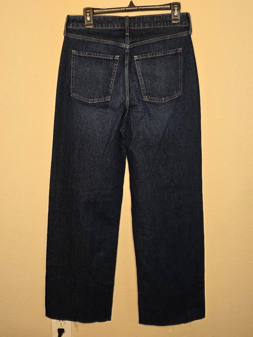 NWT Old Navy Extra High-Rise Sky-Hi Wide Leg Dark Wash Denim Jeans, Size 6 Tall - Picture 2 of 9